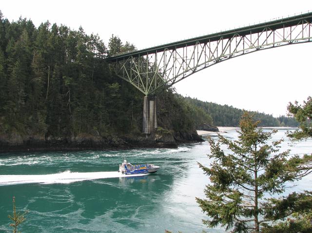 IMG_6175 Tourist boat going through Deception Pass