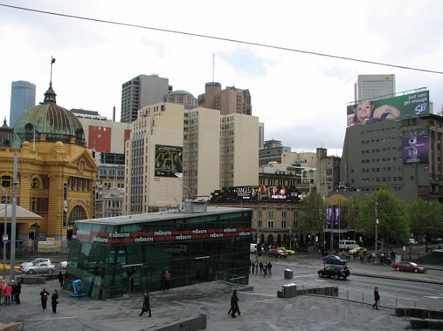 IMG_5328 Melbourne Visitors Center (glass building) in Fed Square