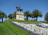 IMG_5869 Statue and flowers