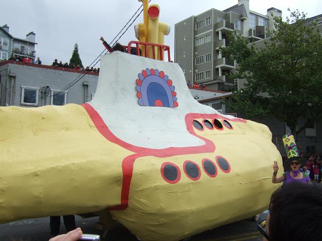 DSCF6413 Close up of the yellow submarine