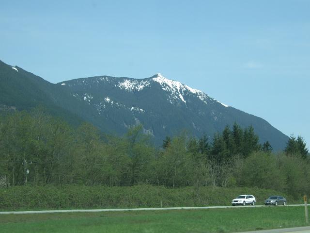 DSCF0798 Greenery and snow-capped mountain