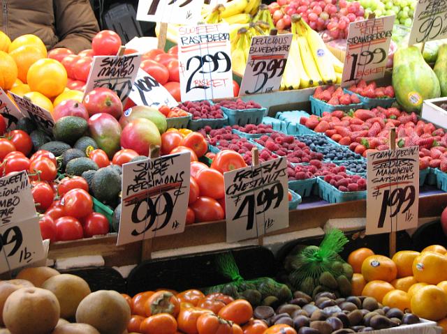 IMG_9116 Lots of fruit stands everywhere