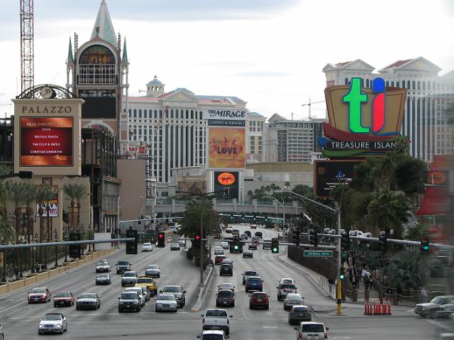 IMG_4236 Looking south on the Strip.  You can see the new TI sign on the right and the Palazzo to the left.