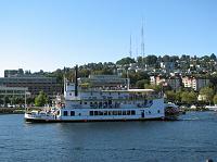 IMG_3938 Queen of Seattle paddleboat with Queen Anne hill in the background