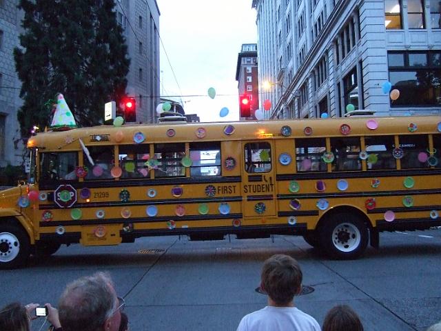 DSCF1880 Decorated school bus that literally rocked!