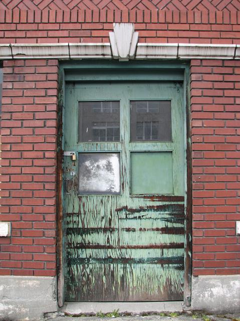 IMG_5394 Neat green door